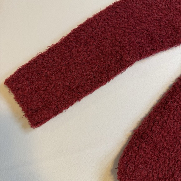 Almost Famous Red Sweater Text Bear Shaggy Long Sleeve V-Neck Cozy Workwear Sz M - Picture 3 of 8